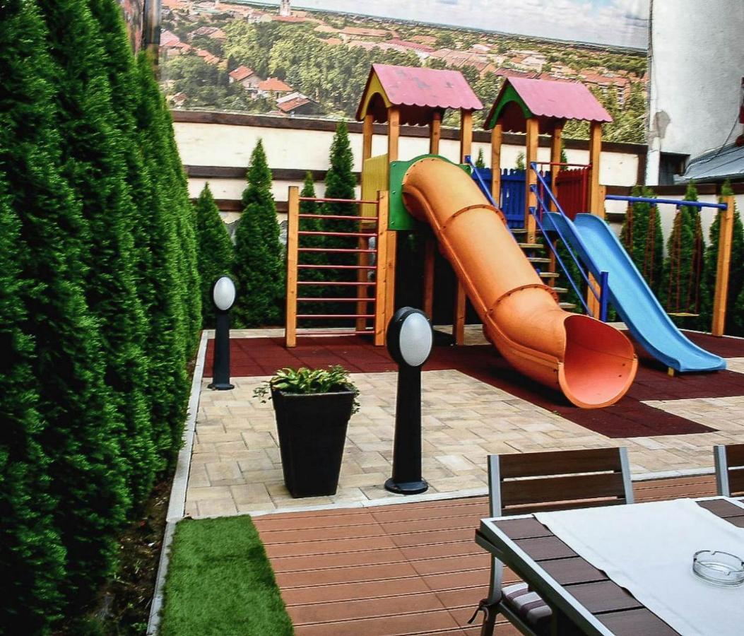 Stari Slon Hotel Sombor Exterior photo